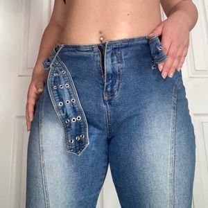 Low rise flair pants 👖